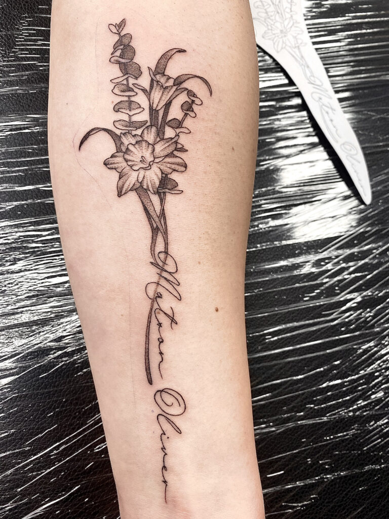 finelineflowerbouquettattoo